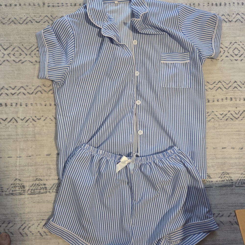 Blue & White Striped Short Pajama Set Woman Size Large